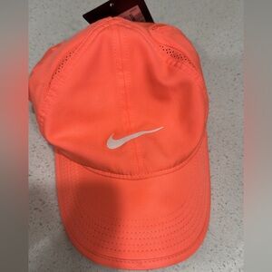 NWT…Nike Aerobill Cap TENNIS 🎾GOLF Cap Hat